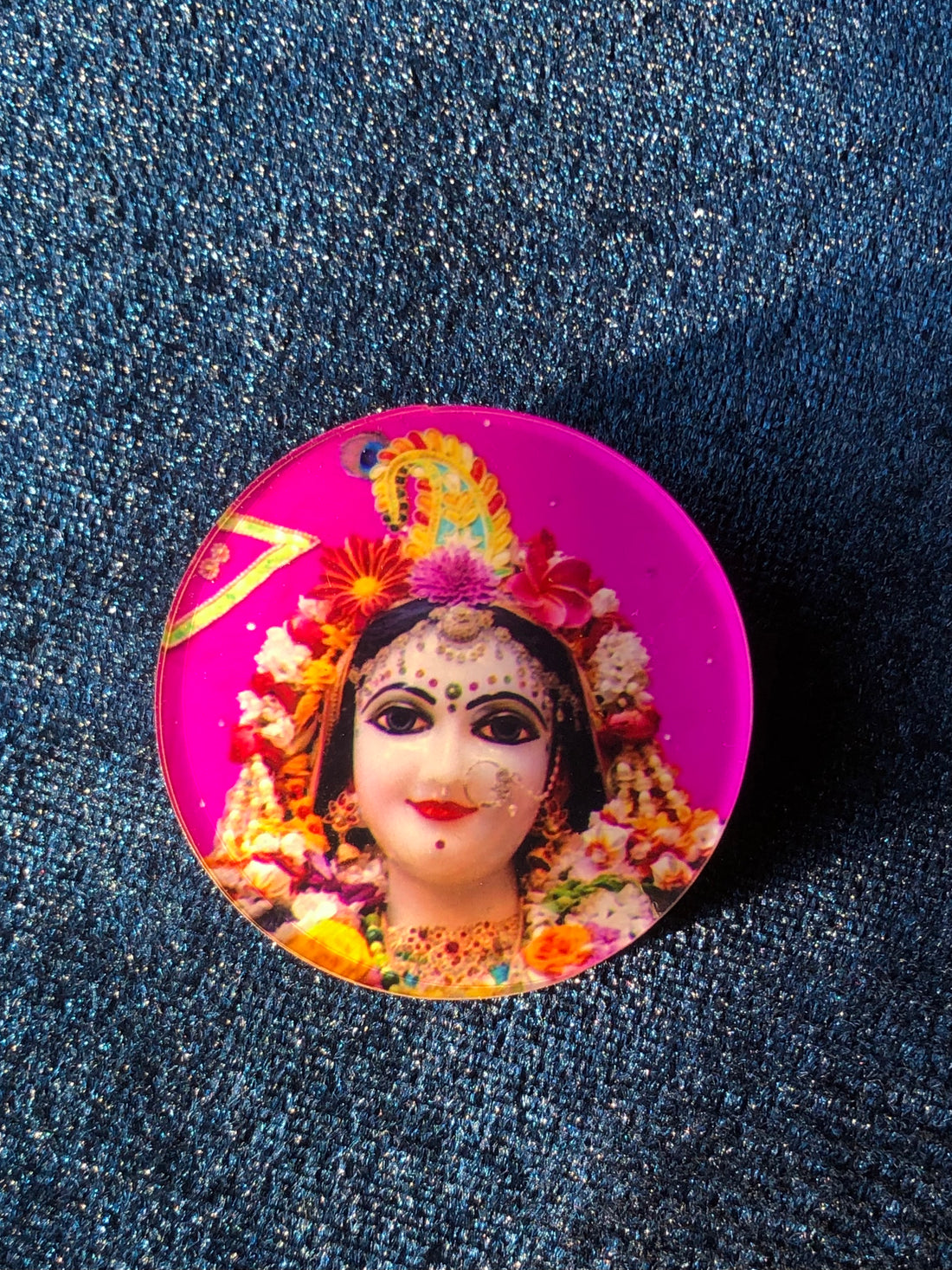 2 Piece Acrylic Badge Set (Radha Shyamsundar)