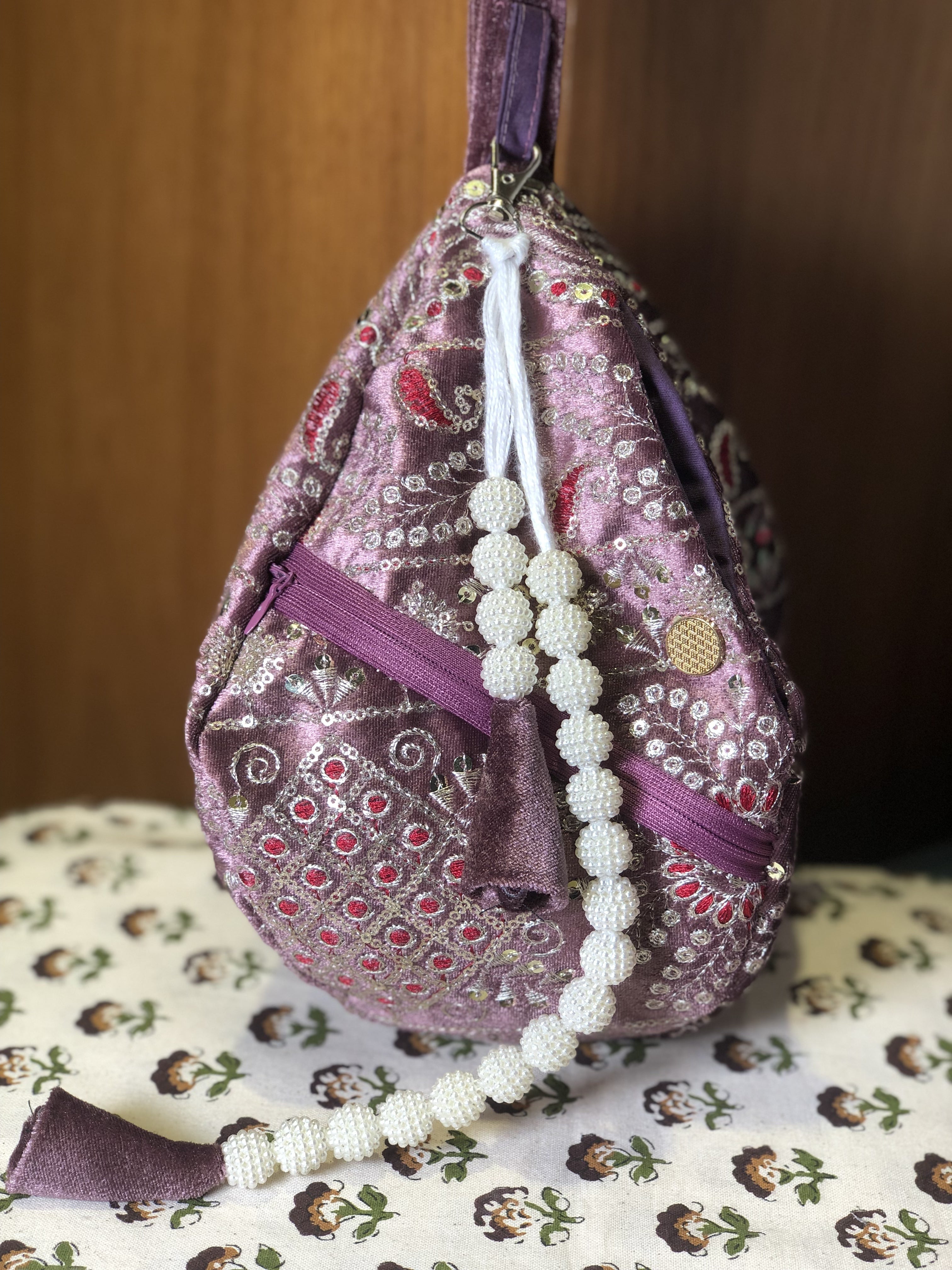 Vintage Lavender Embroidered Velvet Japabag