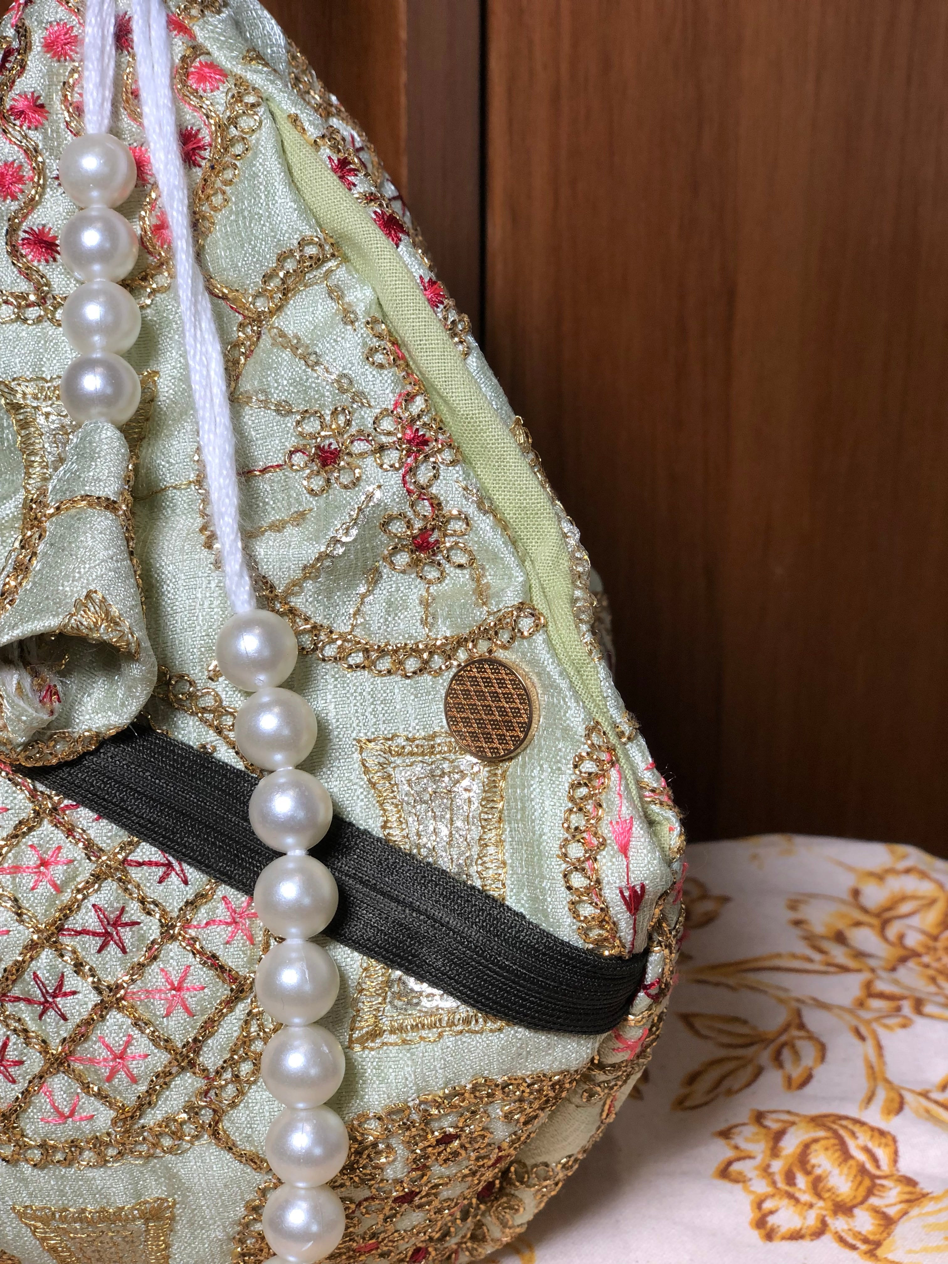Pista Silk Japa Bag